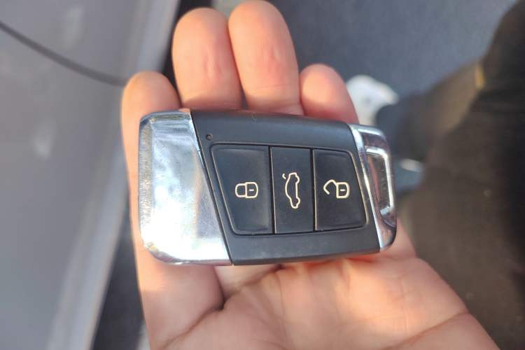 Used Volkswagen Variant 2017 380TSI Two-Wheel Drive Comfort Edition