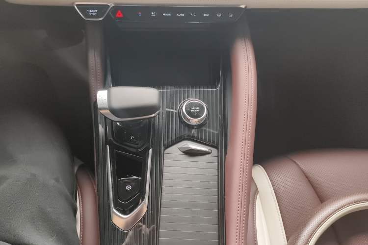 Used Geely Auto Monjaro L 2021 2.0TD DCT EVO Two-Wheel Drive Prestige Version
