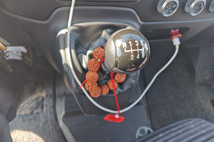 Used JMC Fushun 2023 2.0T Manual Short-Wheelbase Mid-Height Commercial Multi-Purpose 5-Seater Passenger Vehicle