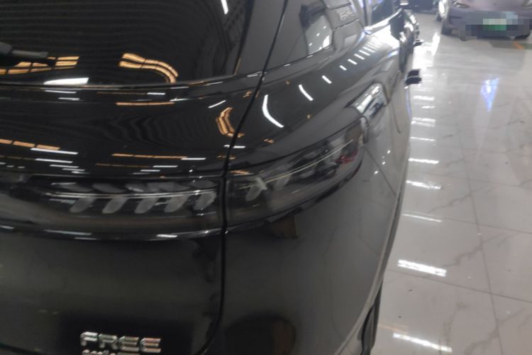 Used VOYAH FREE 2025 318 259 km All-Wheel-Drive Exploration Edition
