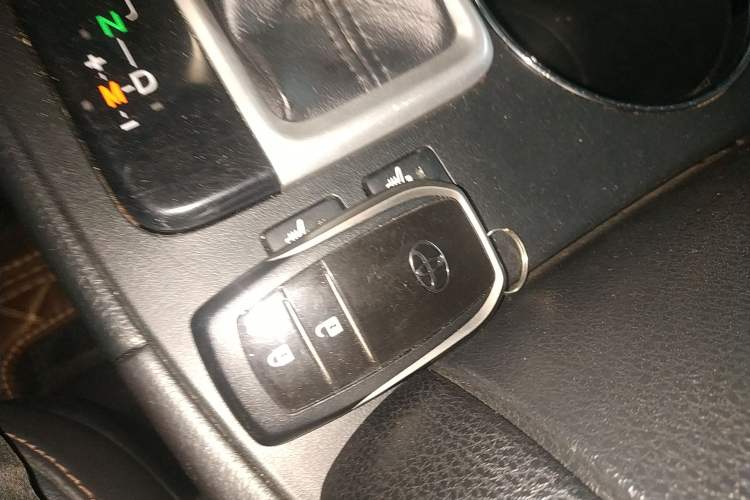 Used Toyota Highlander 2018 2.0T Four-Wheel Drive Luxury Edition 7 Seats China V Emission Standard