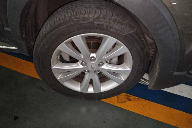 Used Chevrolet Captiva 2015 2.4L 4x4 Flagship Edition 7-Seater