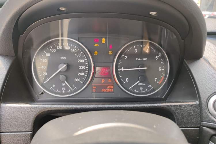 Used BMW X1 2013 sDrive18i Sport Design Package Instrument Cluster