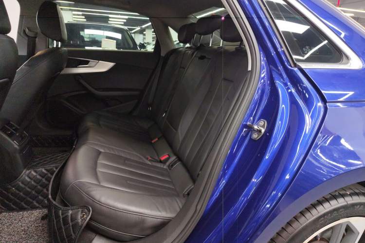 Used Audi A4L 2019 40 TFSI Fashion Version China V