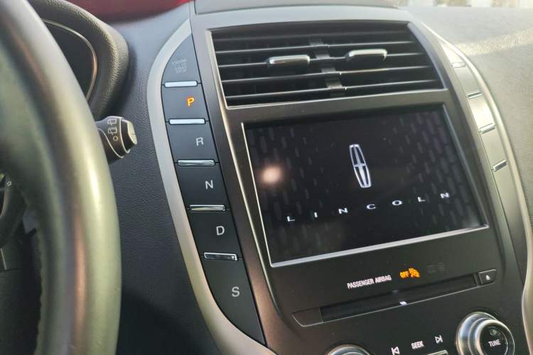 Used Lincoln MKC 2018 2.0T Two-Wheel Drive Deluxe Edition