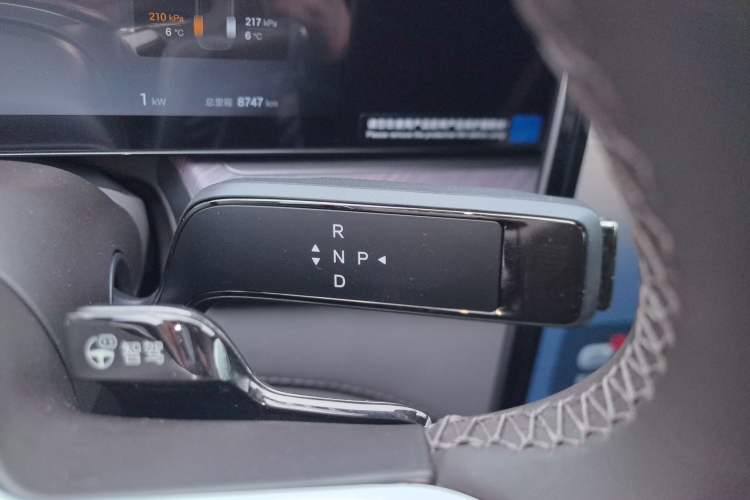 Used Denza Z9 2024 1100 km Four-Wheel Drive Max Version
