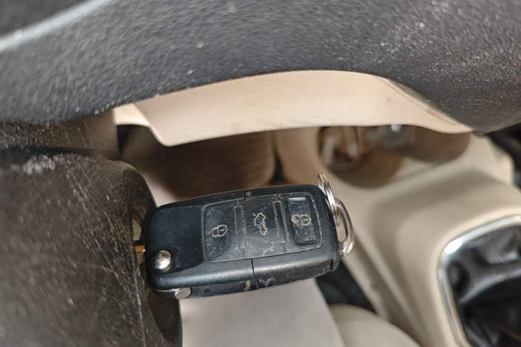 Used CHANGAN KAICHENG Ruixing M80 2014 1.5L Standard Version 4G15S
