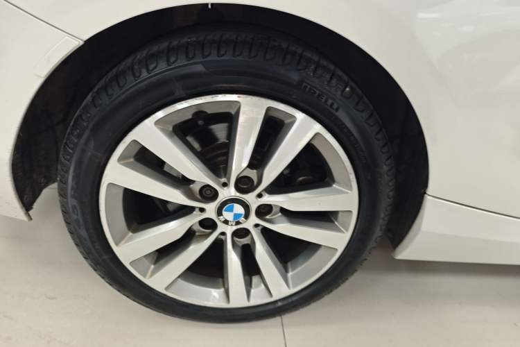 Used BMW 2 Series 2015 220i Convertible Coupe Leading Model
