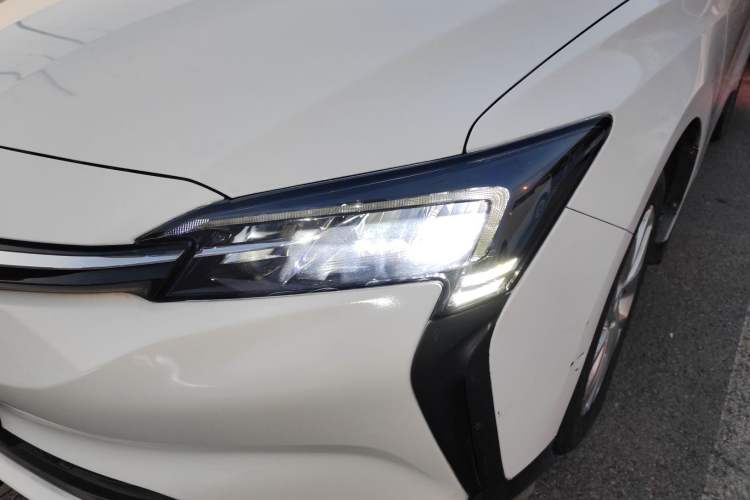 Used Buick Velite 6 2023 Revised Version 430 km Range – Commuter Edition Left Front Headlight