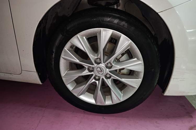 Used Lexus ES 2013 300h Elite Edition