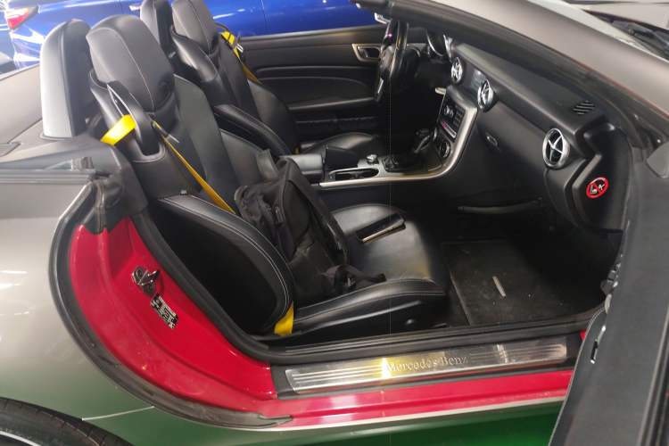 Used Mercedes-Benz SLK-Class 2011 SLK 200 Fashion Model
