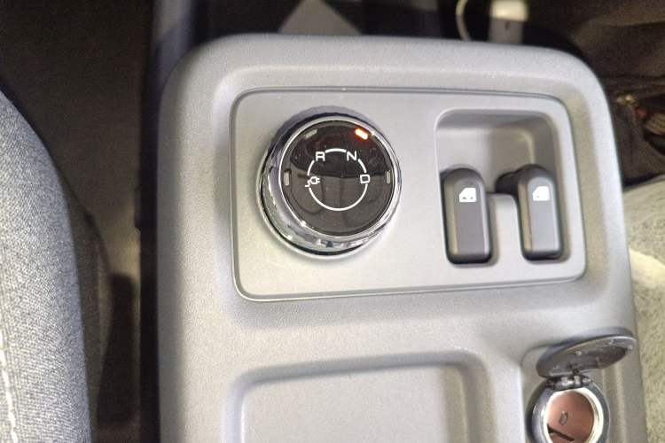 Used Wuling Yangguang 2025 Model 400km Bus Edition—Comfort Edition