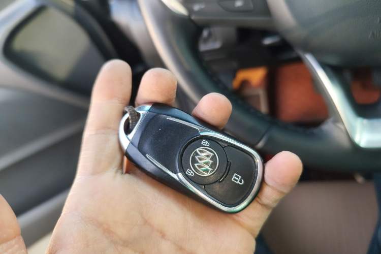 Used Buick GL6 2021 323T Mild Hybrid Connect Luxury Model Vehicle Key