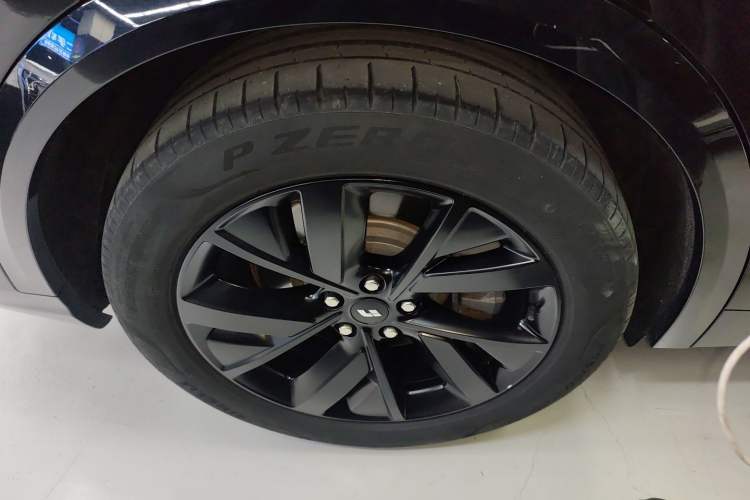 Used Li Auto L8 2023 Max model
