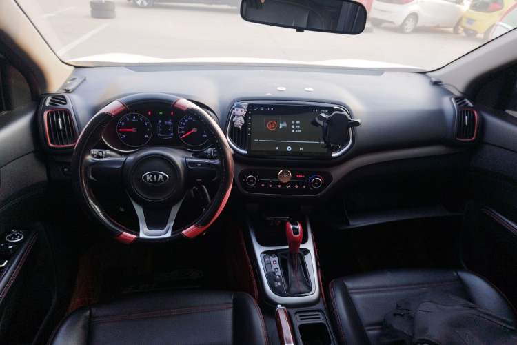 Used Kia KX3 2015 1.6T Automatic Two-Wheel Drive DLX Center Console