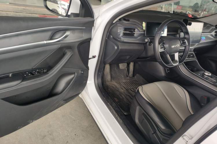 Used BYD Destroyer 05 2024 HONOR Edition DM-i 55KM Luxury Model