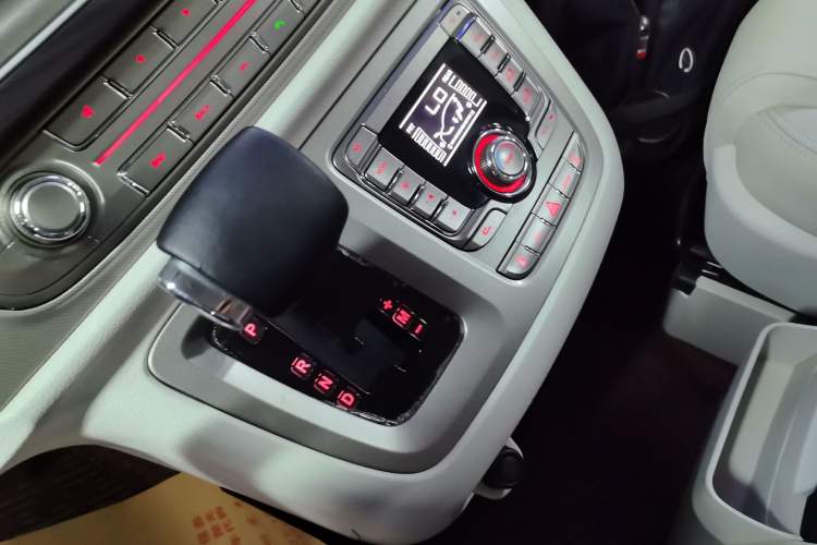 Used SAIC MAXUS G10 2018 PLUS 2.0T Automatic Smart Edition