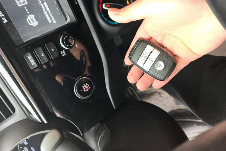 Used Kia KX Cross 2017 1.4L AT GLS