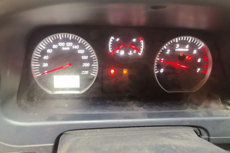 Used Foton Scenic G5 2021 2.0L Gasoline Commercial Version 6-Seater Multi-Purpose Passenger Vehicle 1TZS
