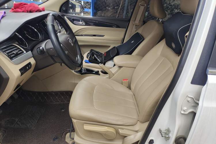 Used Baojun 730 2016 1.5L Manual Comfort Version 7 Seats China V Emission Standard