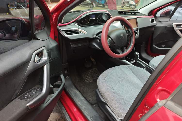 Used Peugeot 2008 2014 1.6L Automatic Fashion Edition Driver Seat