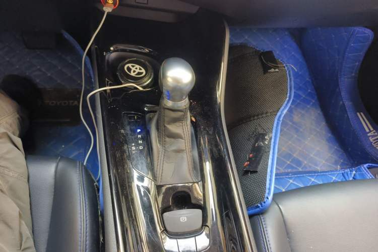 Used Toyota C-HR 2021 Dual-Motor 2.0L E-CVT Luxury Edition
