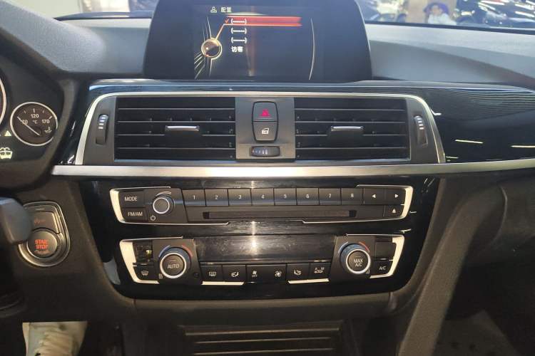 Used BMW 3 Series 2017 320Li M Sport Edition Audio And AC Panel