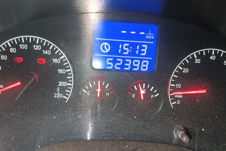 Used Chery Tiggo 3 2015 1.6L Manual Zhishang Sport Edition Odometer Close Up