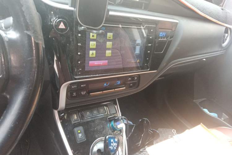 Used Toyota Corolla 2017 Revised Dual-Engine 1.8L E-CVT Elite Edition Audio And AC Panel