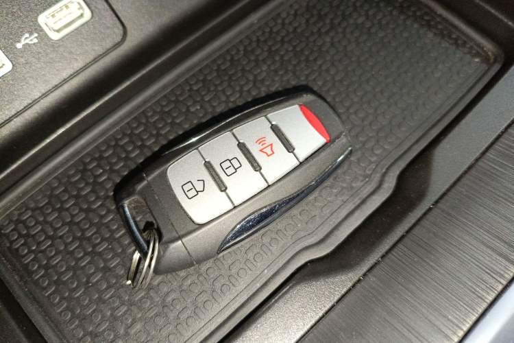 Used Great Wall Poer 2024 2.4T Commercial Version Automatic Diesel 4x4 Elite Edition Vehicle Key