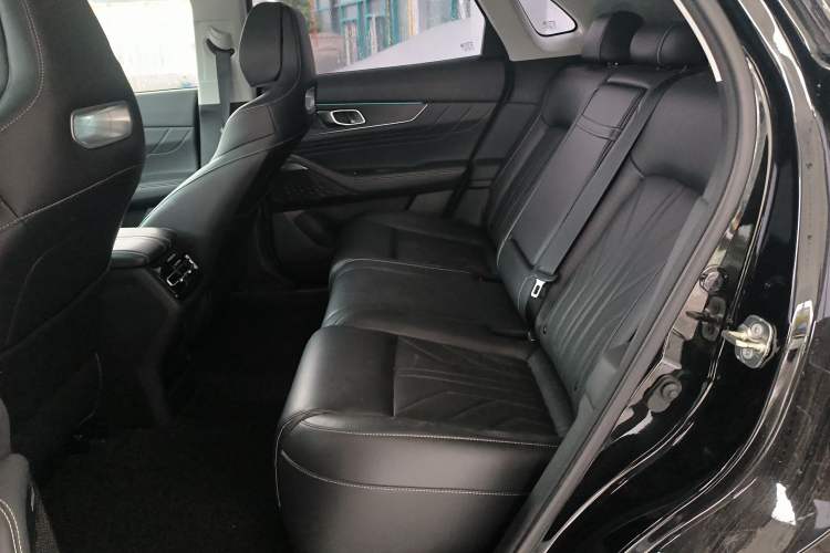 Used CHANGAN UNI-K 2023 2.0T All-Wheel-Drive Enjoyment Version Left Rear Seat