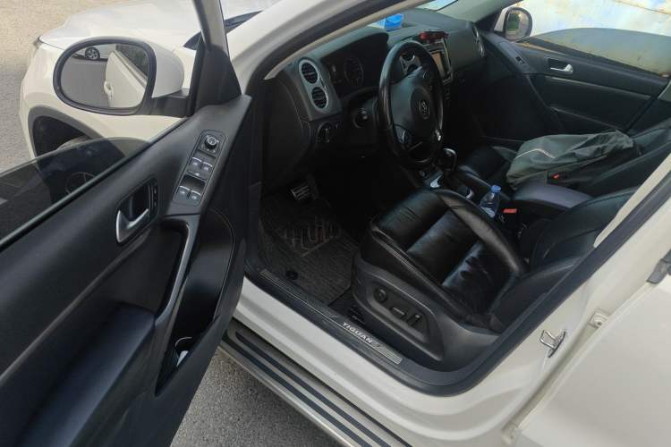 Used Volkswagen Tiguan 2015 1.8TSI Automatic All-Wheel-Drive Luxury Model Driver Seat