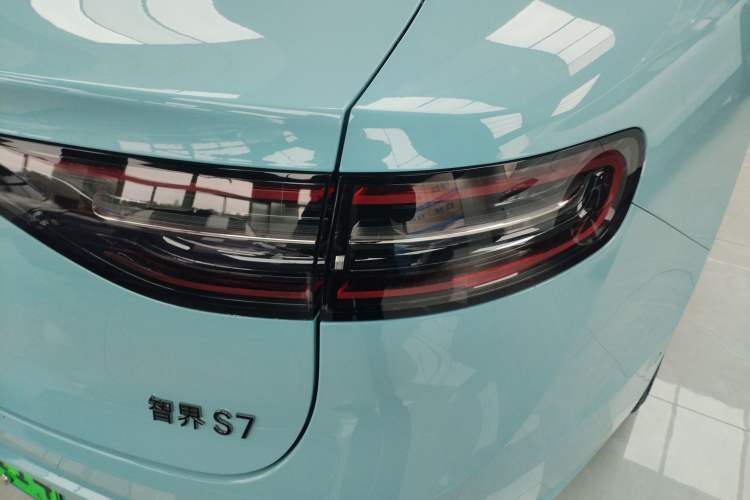 Used Hima Luxeed S7 2025 785 km Ultra
