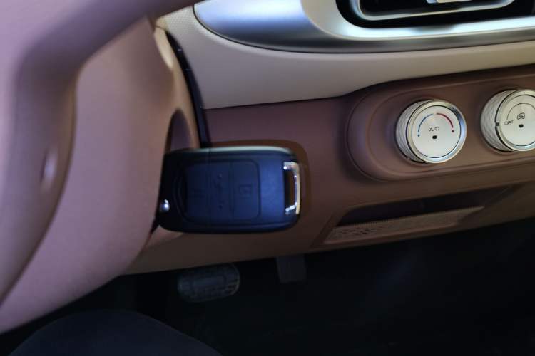 Used Wuling Hongguang MINIEV 2025 Four-Door Version Advanced Edition