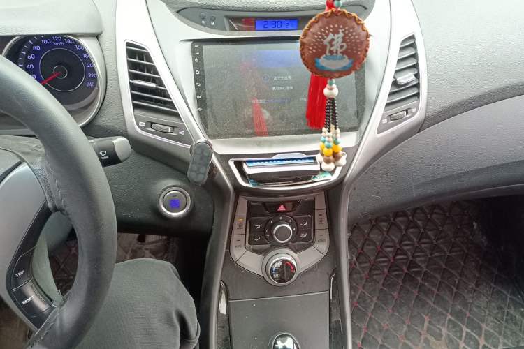 Used Hyundai Elantra (5th Generation / Langdong) 2015 1.6L Automatic Leading Model Audio And AC Panel