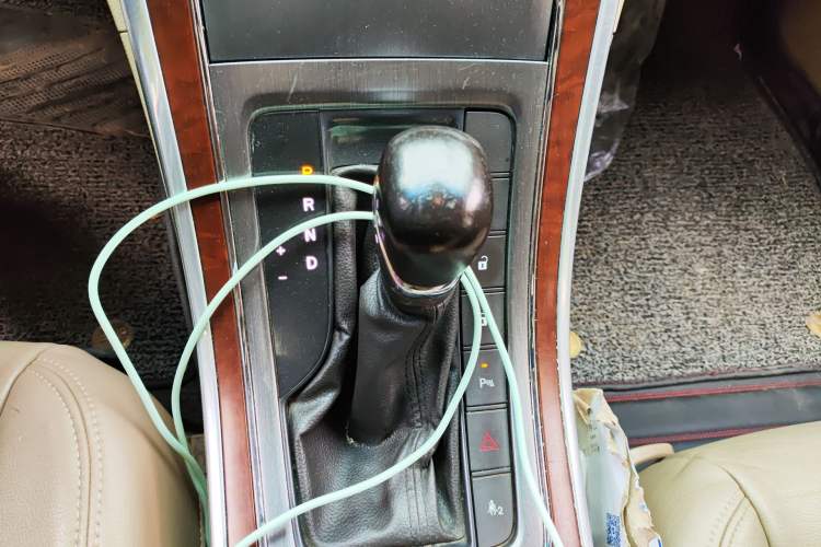 Used Roewe 950 2012 2.0L Comfort Edition Gear Lever