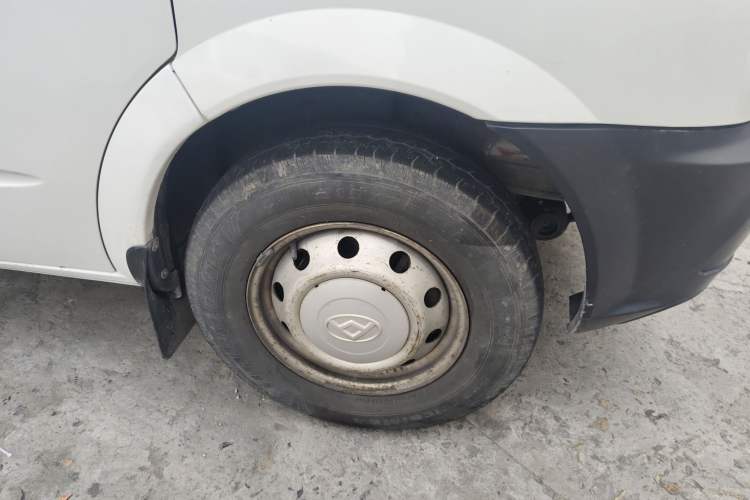 Used SAIC MAXUS Xintu V80 2019 2.5T Classic Edition AMT Aoyuntong Facelifted Long Wheelbase Mid-Height 7-Seater
