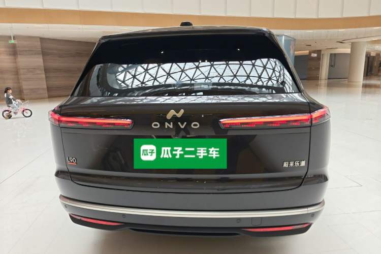 Used ONVO Luxeed L90 2025 Model—Ultra Six-Seater Version
