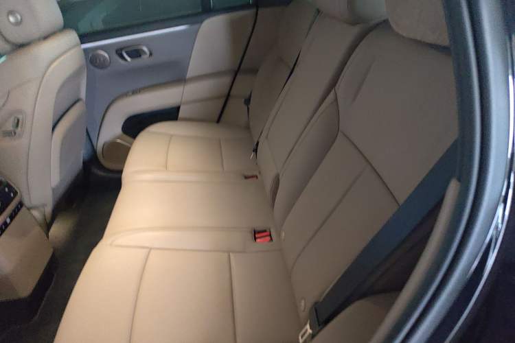 Used Li Auto i6 2025 Model Two-Wheel-Drive Standard Type
