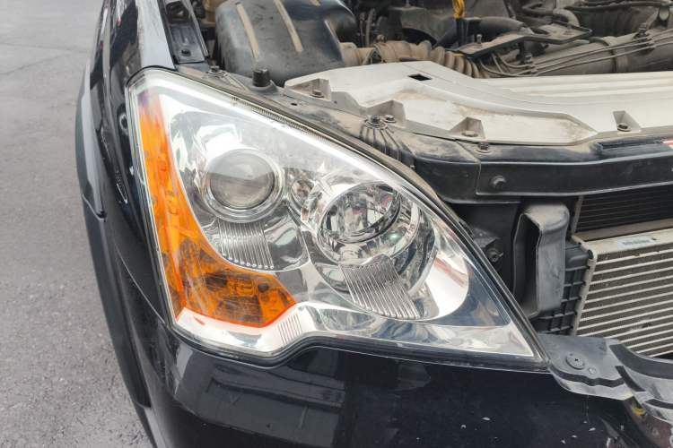 Used Roewe W5 2014 1.8T 2WD Automatic Tharu Special Edition Right Front Headlight