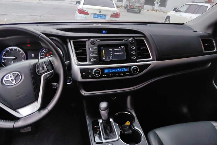 Used Toyota Highlander 2017 2.0T Four-Wheel Drive Luxury Edition 7 Seats
