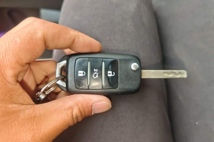 Used CHANGAN OSHAN A800 2017 1.6L Manual Comfort Model