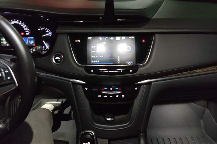 Used Cadillac XT5 2016 28T Four-Wheel Drive Luxury Model Audio And AC Panel