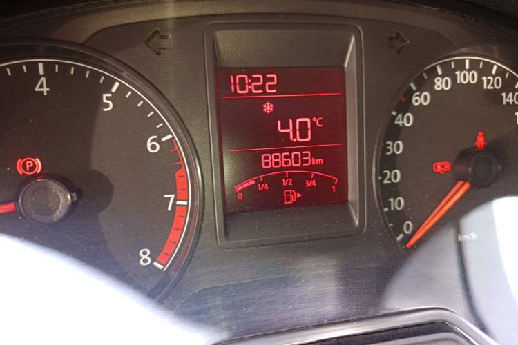 Used Volkswagen Jetta 2015 1.6L Manual Fashion Edition Odometer Close Up