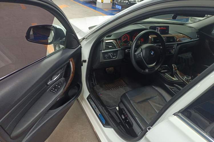 Used BMW 3 Series 2014 320Li Luxury Design Package