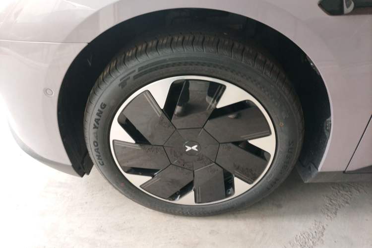 Used XPeng MONA M03 2025 600 with Ultra-Long Range Max Left Front Wheel Hub