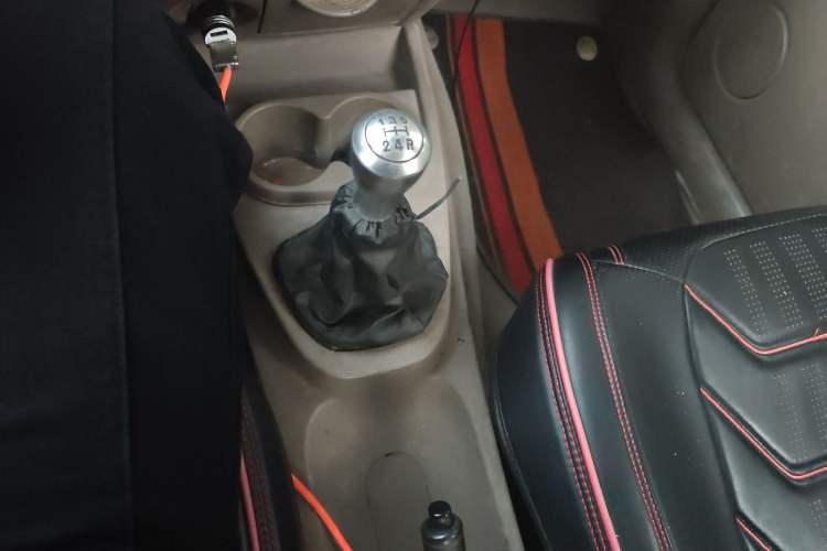 Used Wuling Hongguang 2014 1.2L Standard Model China IV