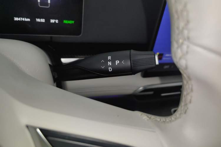 Used VOYAH Dream 2025 PHEV Four-Wheel-Drive Flagship Kunpeng Edition
