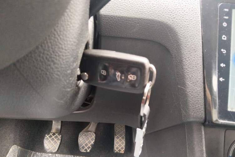 Used Skoda Rapid Spaceback 2016 Revised Version 1.6L Manual Front-Drive Edition Vehicle Key