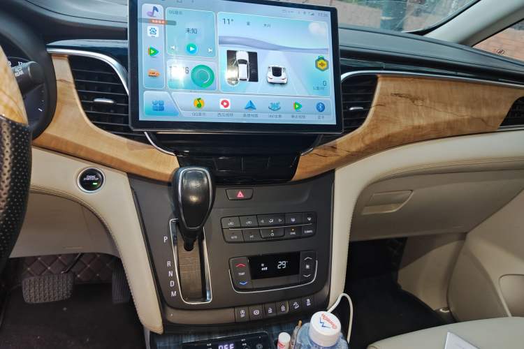 Used Buick GL8 2018 ES 28T Comfort Model China VI Standard Audio And AC Panel